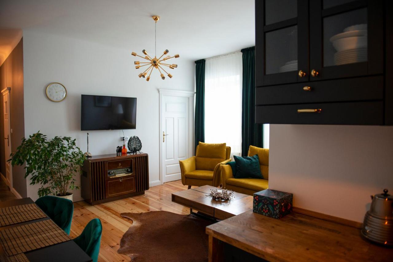 Klimatyczny Apartament Art Deco Apartment Chelm Ngoại thất bức ảnh