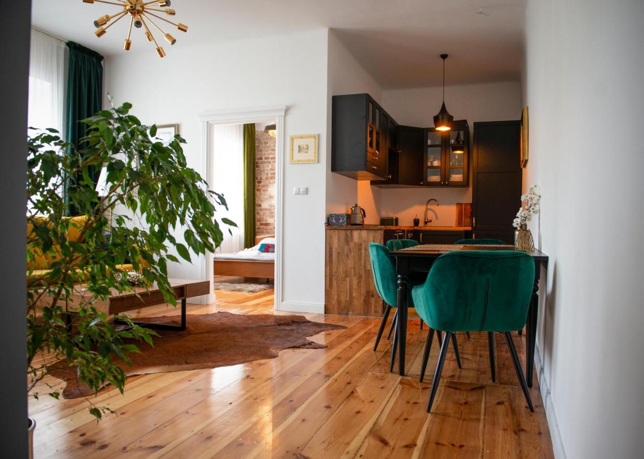 Klimatyczny Apartament Art Deco Apartment Chelm Ngoại thất bức ảnh